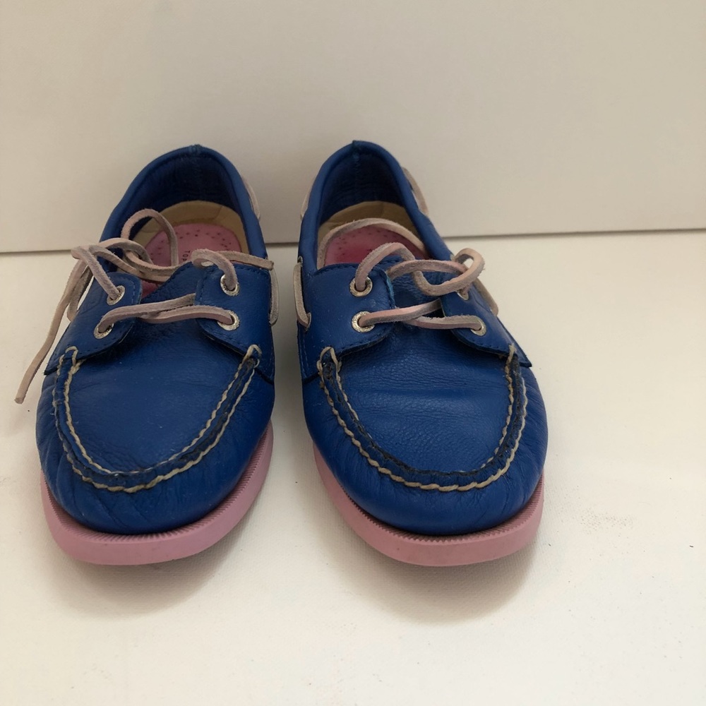 SPERRY BLUE AND PINK BOAT SHOES